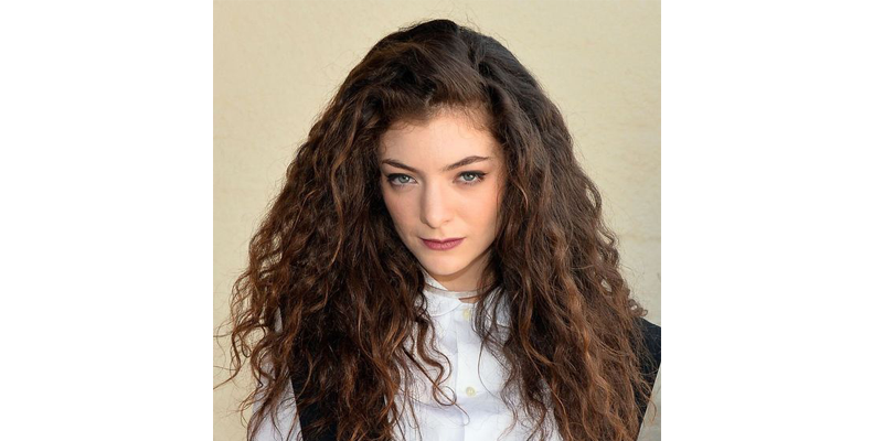 Model rambut keriting Lorde